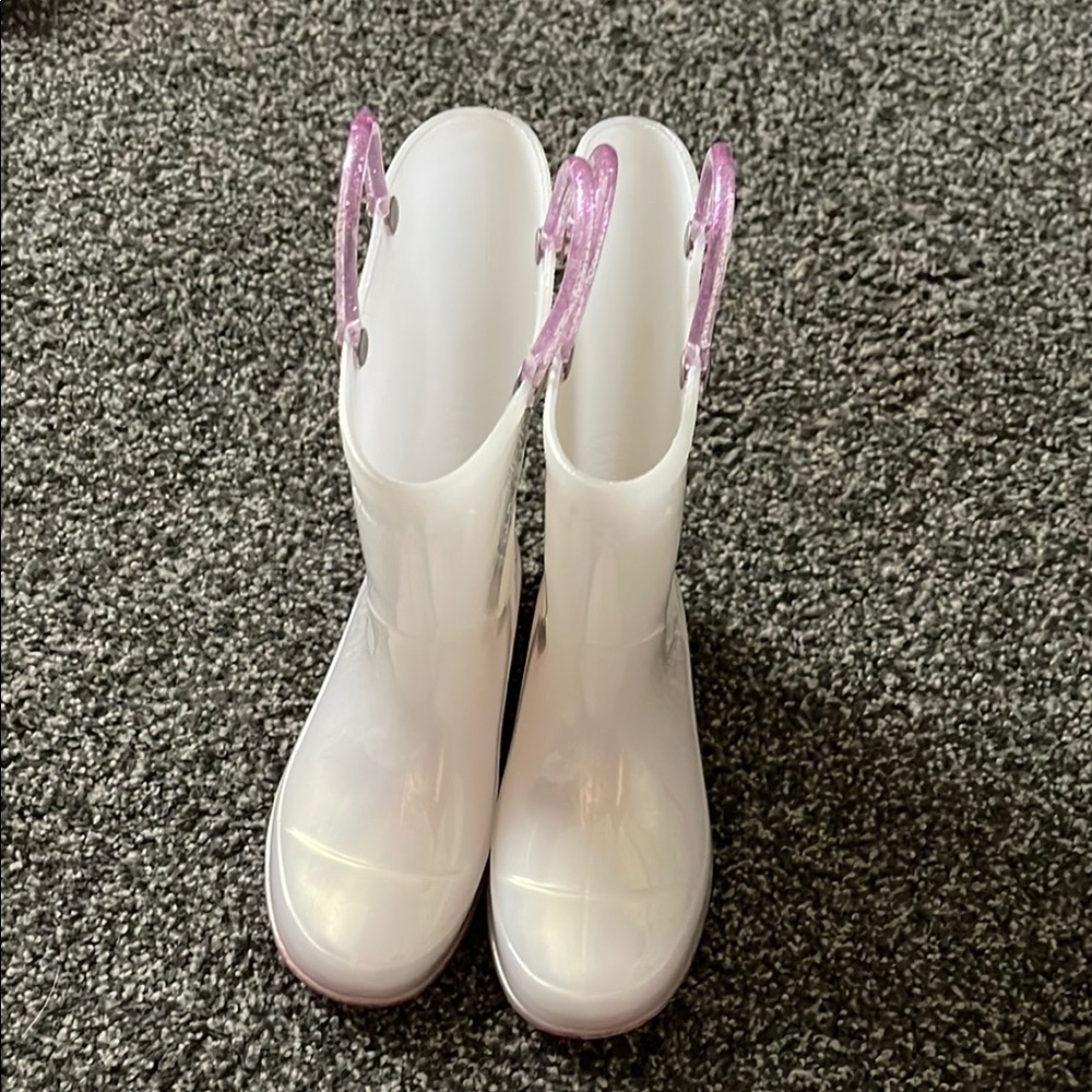 Kids White and Pink Rain Boots. Worn few times, light up
